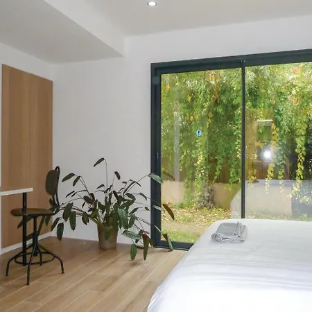 Three-bedroom Holiday In Giens