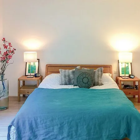 Three-bedroom Holiday In Giens * Йер