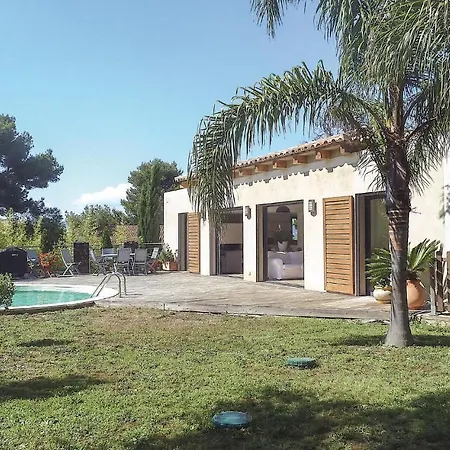 Дом отдыха Three-bedroom Holiday In Giens Йер