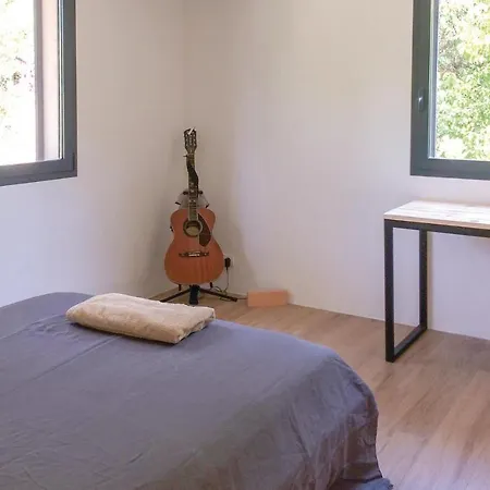 Three-bedroom Holiday In Giens Дом отдыха Йер